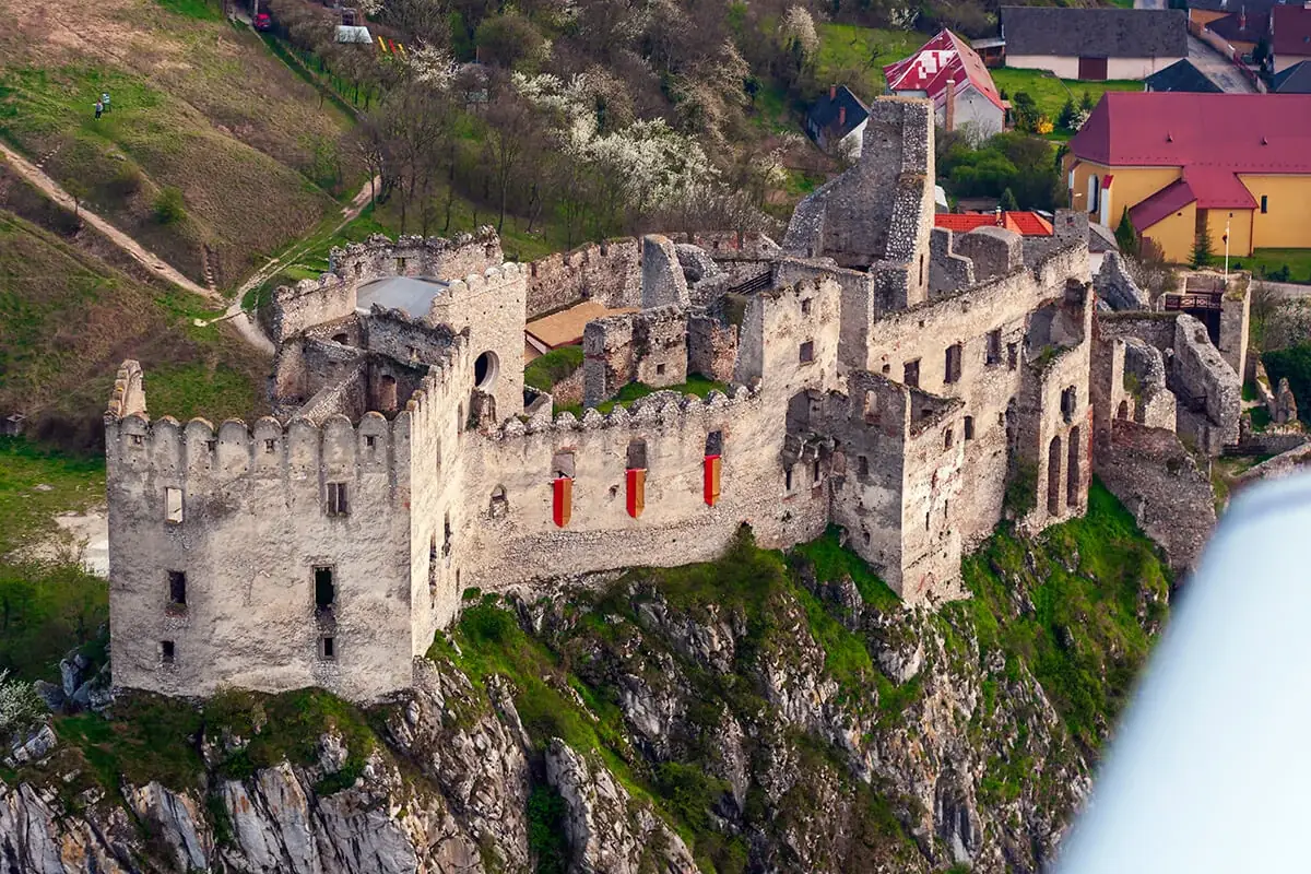 Hrad Beckov v okolí Apartmán Kočovce