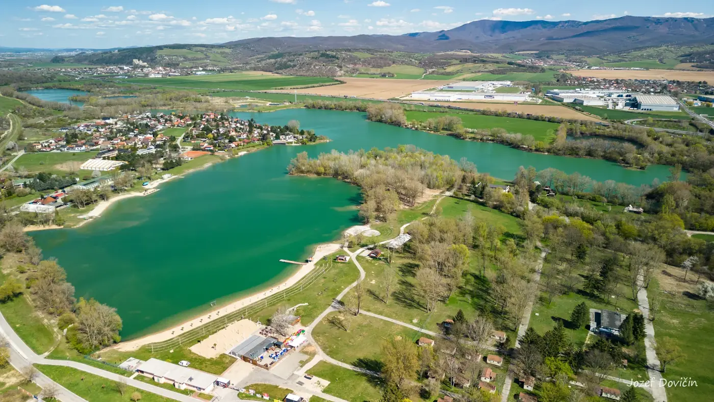 Jazero Zelená voda v okolí Apartmán Kočovce